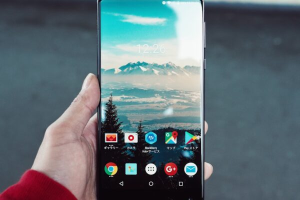 Telefon Ekran Rengi Bozuldu: Olası Nedenler ve Çözümler
