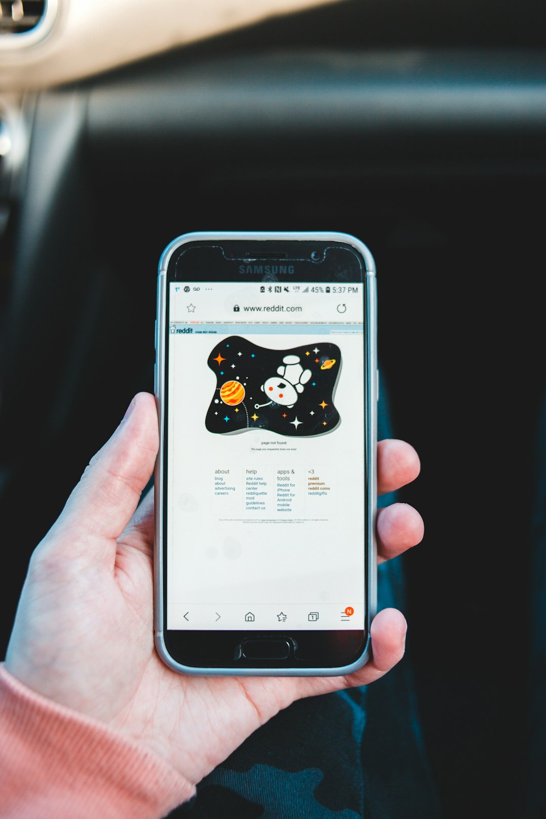 Telefon Ekranın Yarısı Farklı Renkte Telefon Ekranın Yarısı Farklı Renkte
