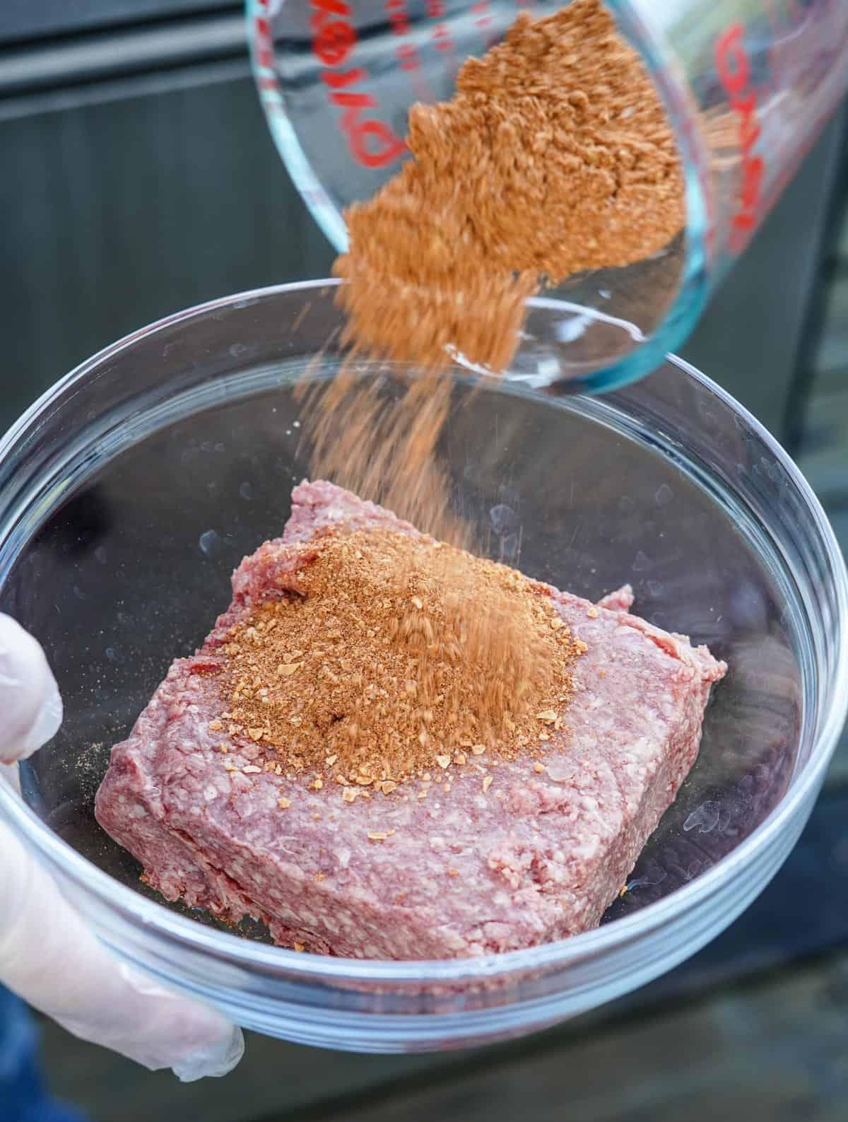 Taco di Lattuga con Carne Macinata Affumicata 3 Ingredienti freschi per involtini di lattuga con taco