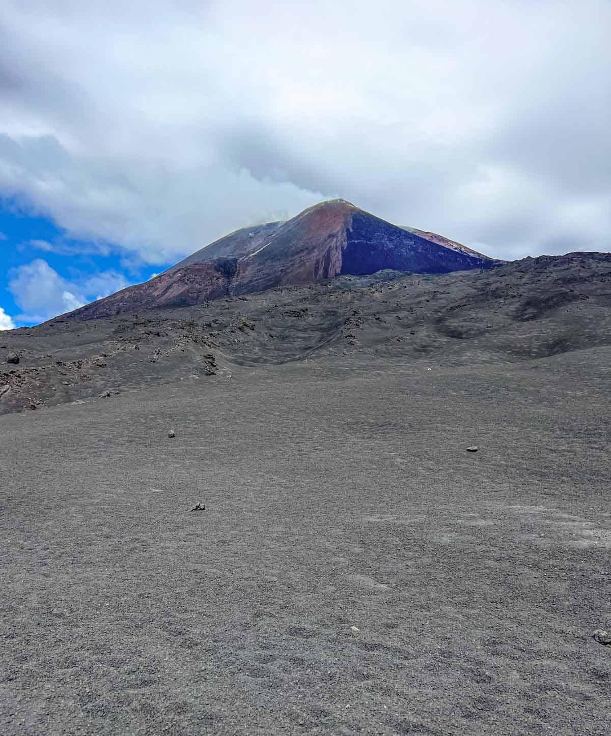 La visita alla cima dell'Etna (recensione) 2 Panorama mozzafiato dell'Etna durante un tour del vulcano
