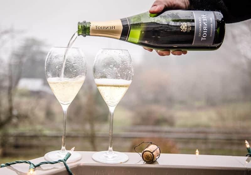 Che cos'è lo Champagne? 2 Miglior Champagne per celebrazioni di Capodanno