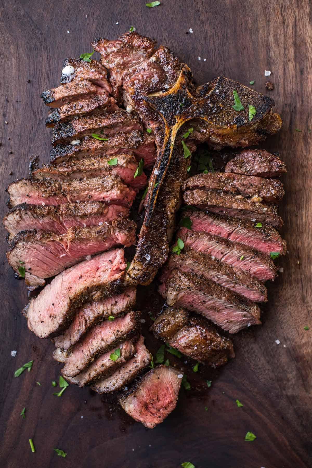 Bistecca porterhouse a fette.
