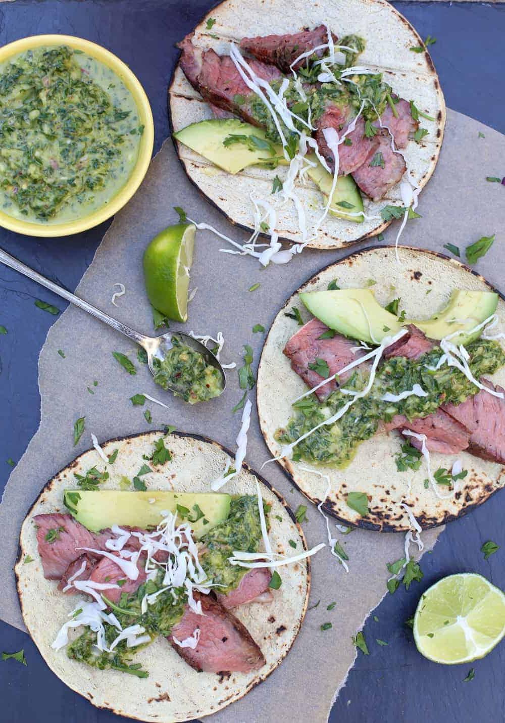 Ricette per il Cinco de Mayo per la Griglia o l'Affumicatore 15 I Tacos di Bistecca Ribeye sono ottime ricette per il Cinco de Mayo.