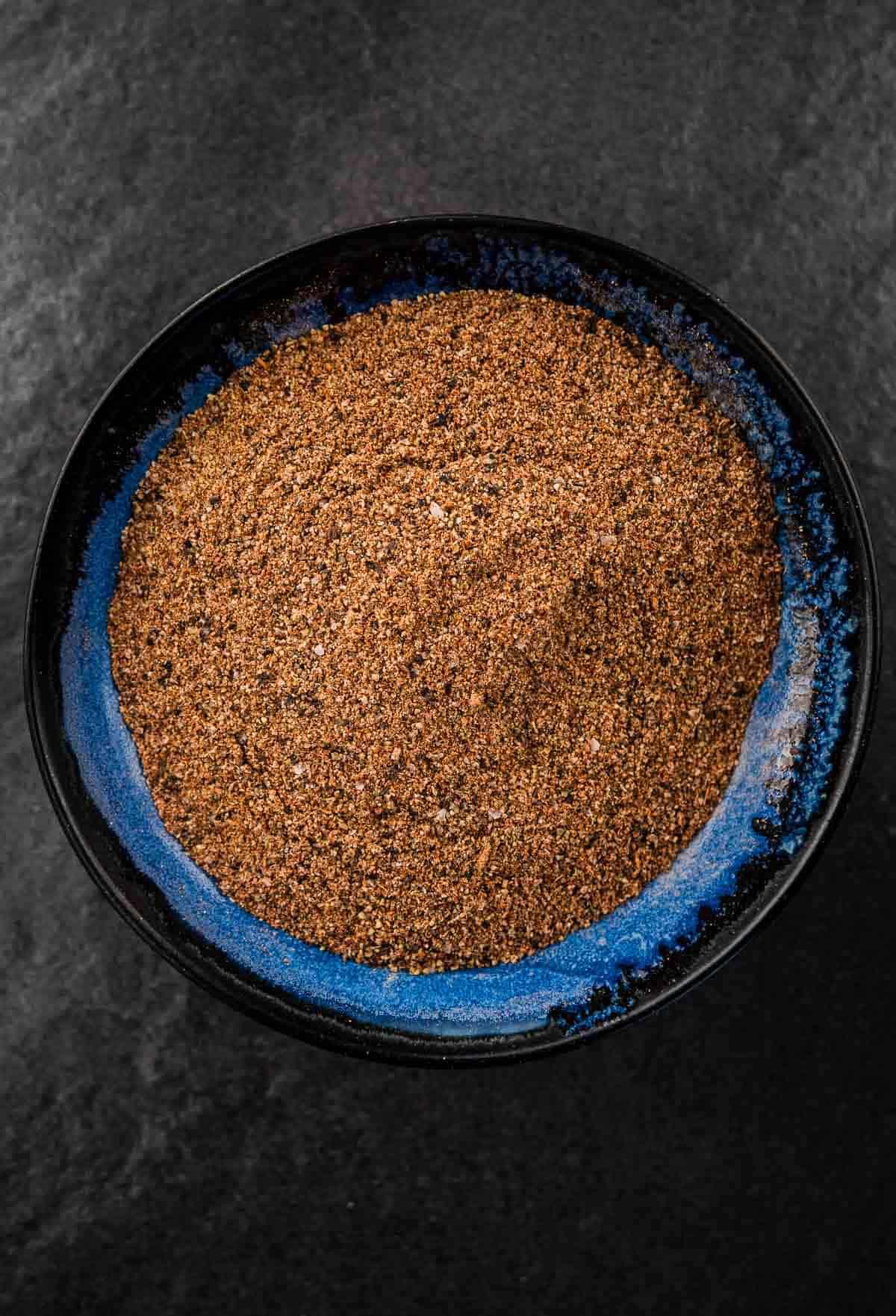 Ricetta per Rub Secco per Alette 3 Rub Secco per Ali di Pollo in una ciotola