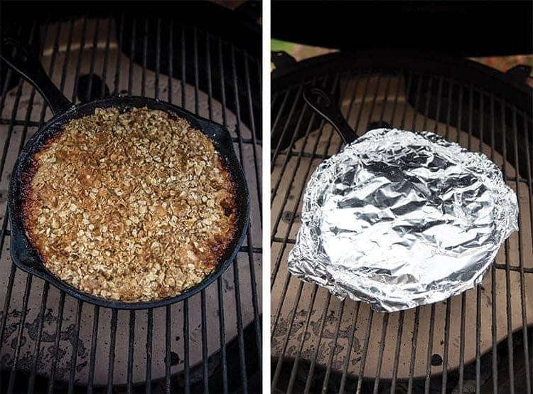 **Crumble di Mele Grigliate** 4 Passaggi per grigliare un apple crisp - uno coperto con foglio e uno con copertura di avena sulla griglia