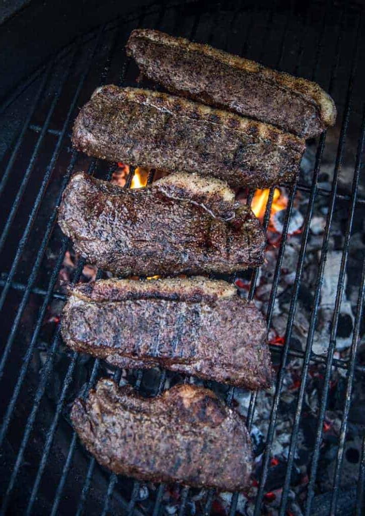 Picanha alla Griglia con Salsa Cremosa ai Funghi 5 Bistecche di Picanha (o Coulotte) cotte alla griglia.