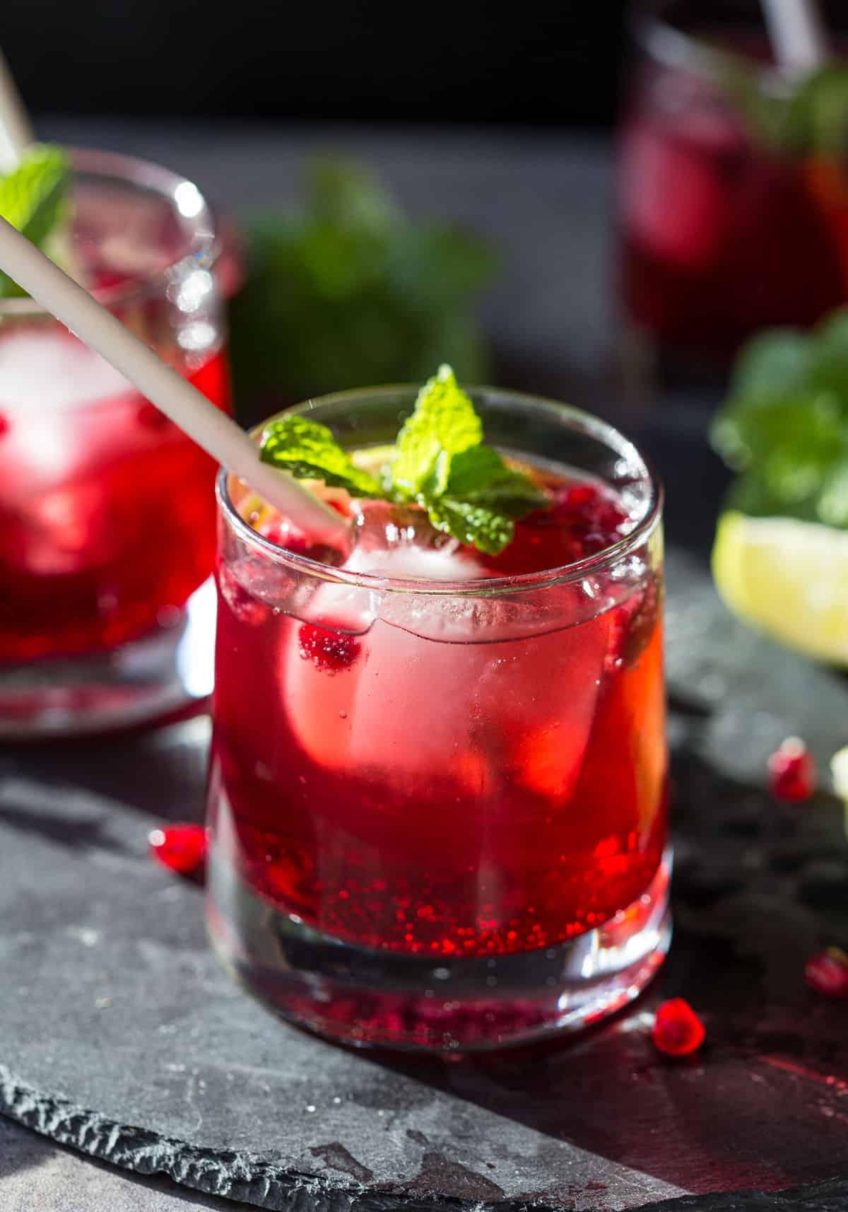 Spritz al Zenzero e Melograno in bicchiere.