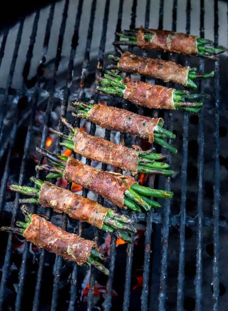 Ricetta Facile: Fagottini di Fagiolini Avvolti nel Prosciutto Grigliati 6 Fagiolini avvolti nel prosciutto grigliati sulla griglia