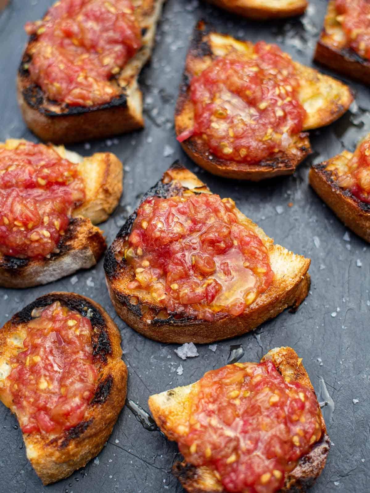 Bruschetta al Pomodoro 7 Pan con Tomate con abbondante polpa di pomodoro