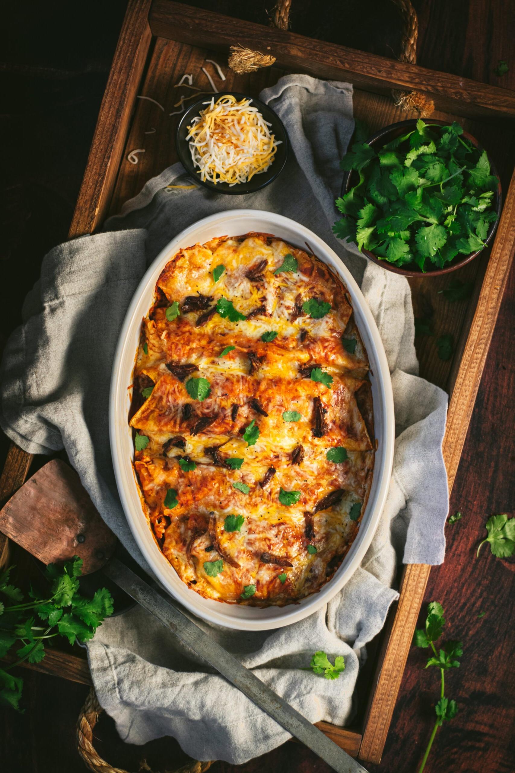 Le 10 migliori ricette con gli avanzi di punta di petto 7 una teglia di enchiladas affumicate