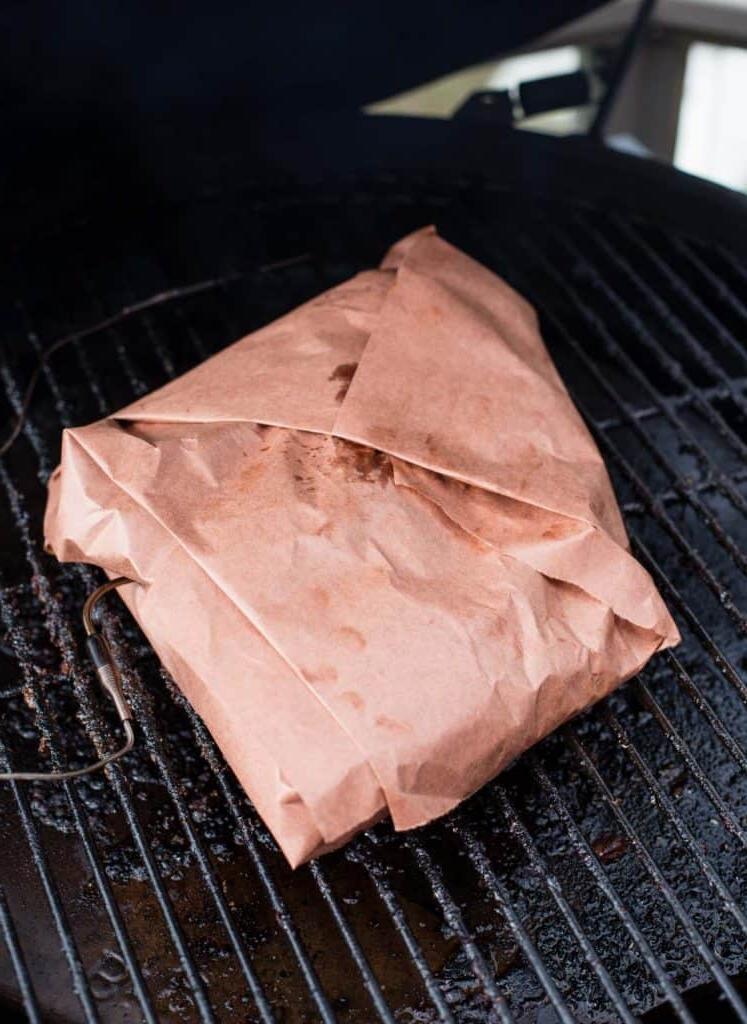 **Come affumicare il Brisket Flat** 7 Brisket flat avvolto sull'affumicatore