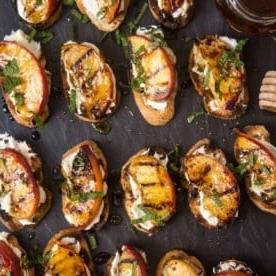 Crostini di Pesche Grigliate con Mascarpone e Miele 8 Crostini di Pesche Grigliate con Mascarpone e Miele