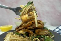 Wholesome Shrimp Alfredo with Spinach