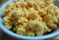 Ultimate Crockpot Buffalo Chicken Mac and Cheese