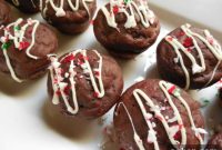 Peppermint Cocoa Mini Muffins