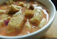 Comforting Tomato Tortellini Soup