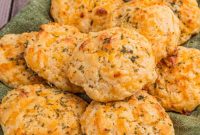 Fluffy Cheddar Biscuits