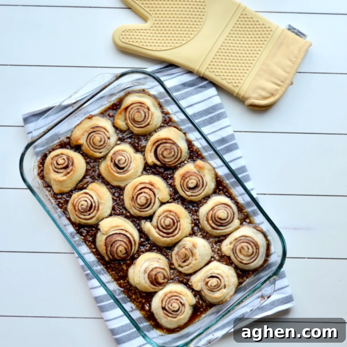 Scrumptious & Smart: 100 Weight Watchers Recipes 26 weight watchers stick buns in baking pan