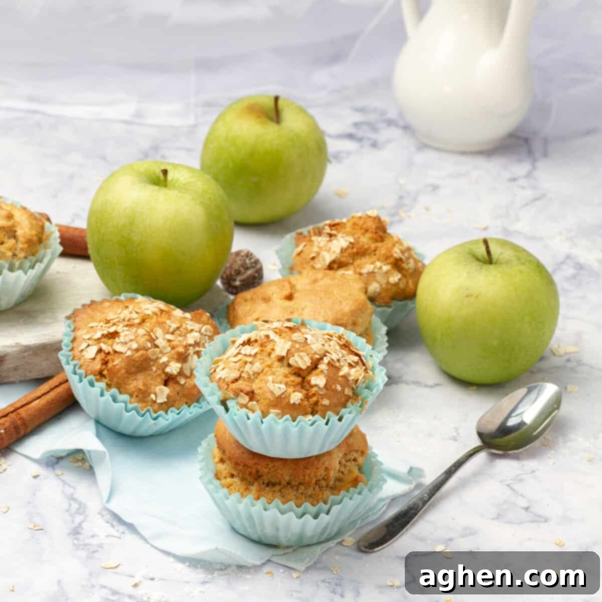 Scrumptious & Smart: 100 Weight Watchers Recipes 47 Adorable low-calorie and naturally-sweetened apple muffins.