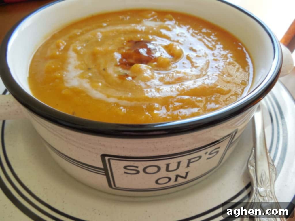 bowl of crock pot butternut squash soup