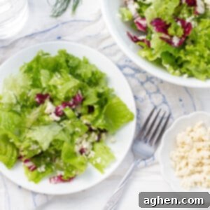 maroulosalata salad with cheese