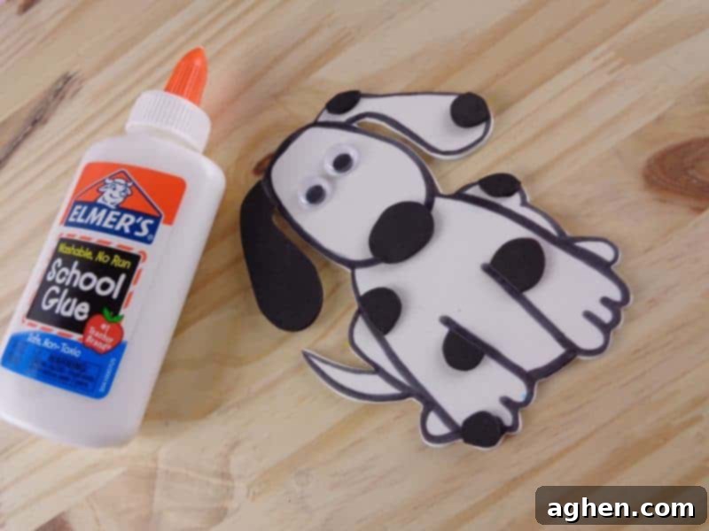Letter D is for dog craft with printable - part of our letter of the week craft series, designed to foster letter recognition in toddlers and preschoolers.