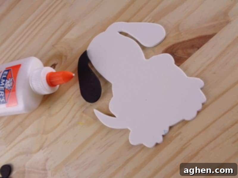 Letter D is for dog craft with printable - part of our letter of the week craft series, designed to foster letter recognition in toddlers and preschoolers.