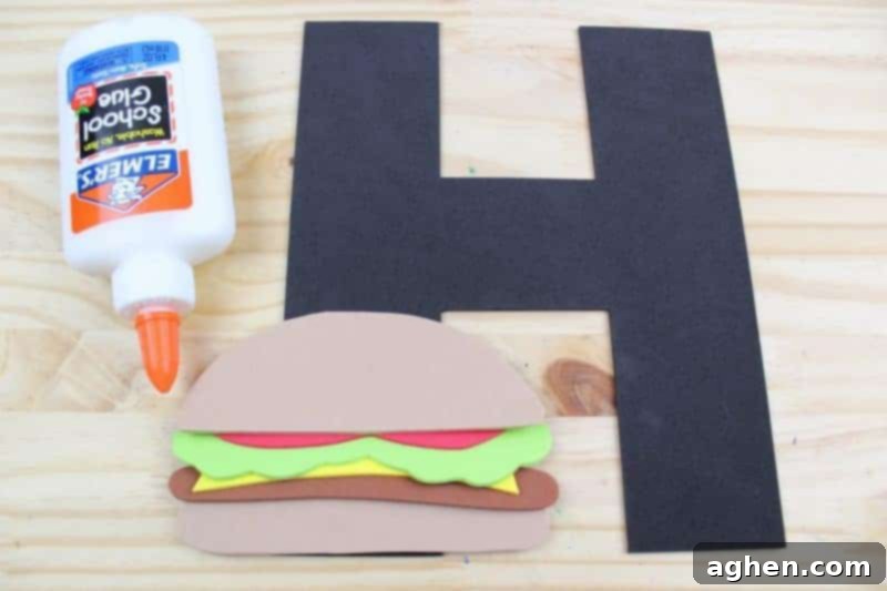 This letter H is for hamburger craft with printable template is part of our letter of the week craft series, designed to foster letter recognition in toddlers and preschoolers.