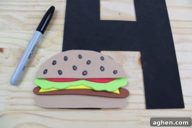 This letter H is for hamburger craft with printable template is part of our letter of the week craft series, designed to foster letter recognition in toddlers and preschoolers. 
