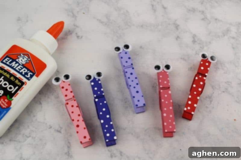Butterfly snack bags are a fun and easy to make snack for kids. They can be filled with everything from candy to fruit so that they can be as healthy or an indulging as you would like!