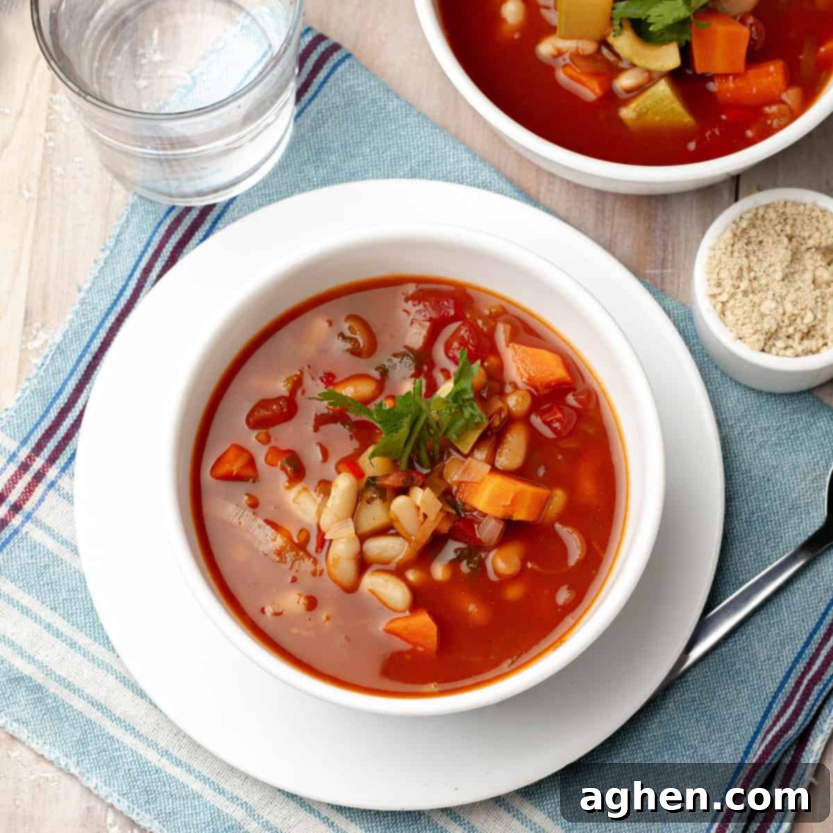 Zero Point Minestrone: Your Cozy, Guilt-Free Chilly Day Essential 6 A single bowl of freshly made Minestrone Soup.