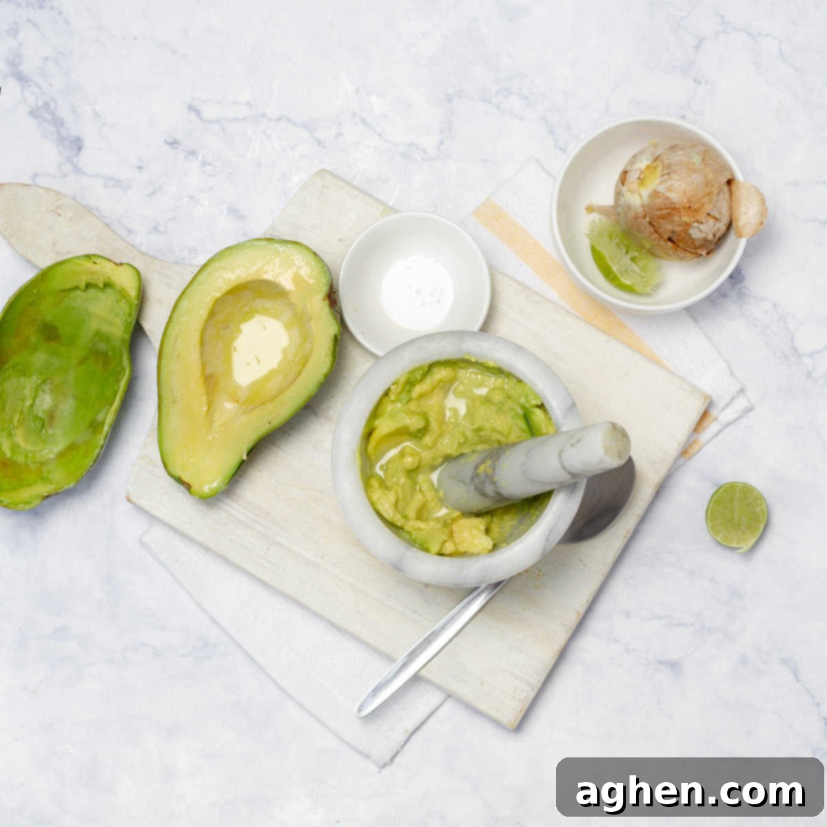 This Must-Try Weight Watchers Guacamole 5 In a large mortar and pestle to mash the avocados