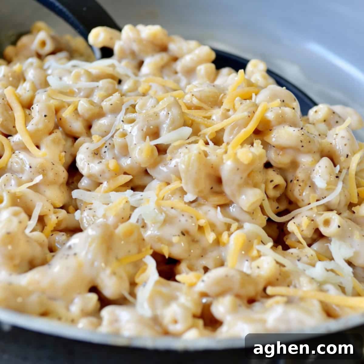 My 20-Minute Hack for Perfect Weight Watchers Mac and Cheese 7 Up close image of mac and cheese
