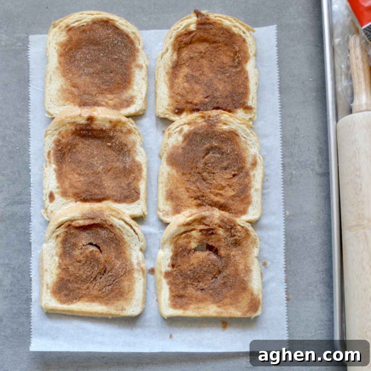 Bread slices with cinnamon filling