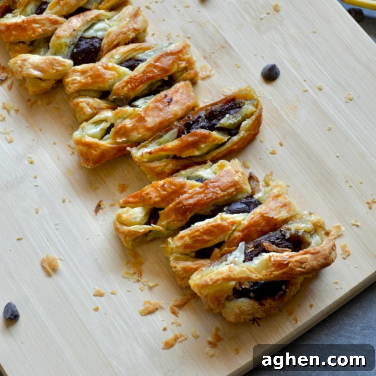 Chocolate Banana Puff Braid 2 Puff pastry with chocolate