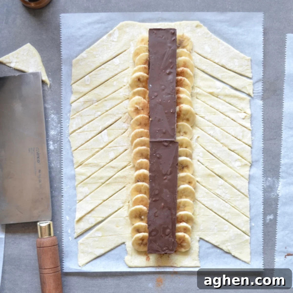 Chocolate Banana Puff Braid 5 Puff pastry dough with bananas and chocolate