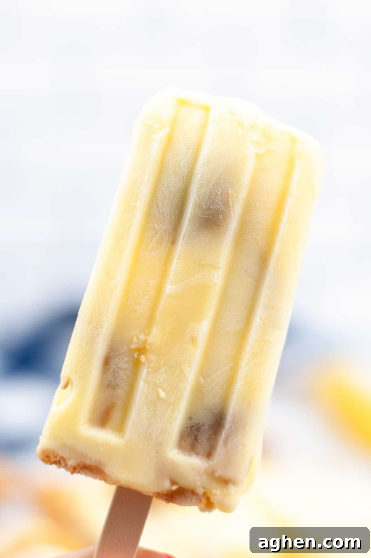 banana pudding popsicle with chunks of bananas and nilla wafers