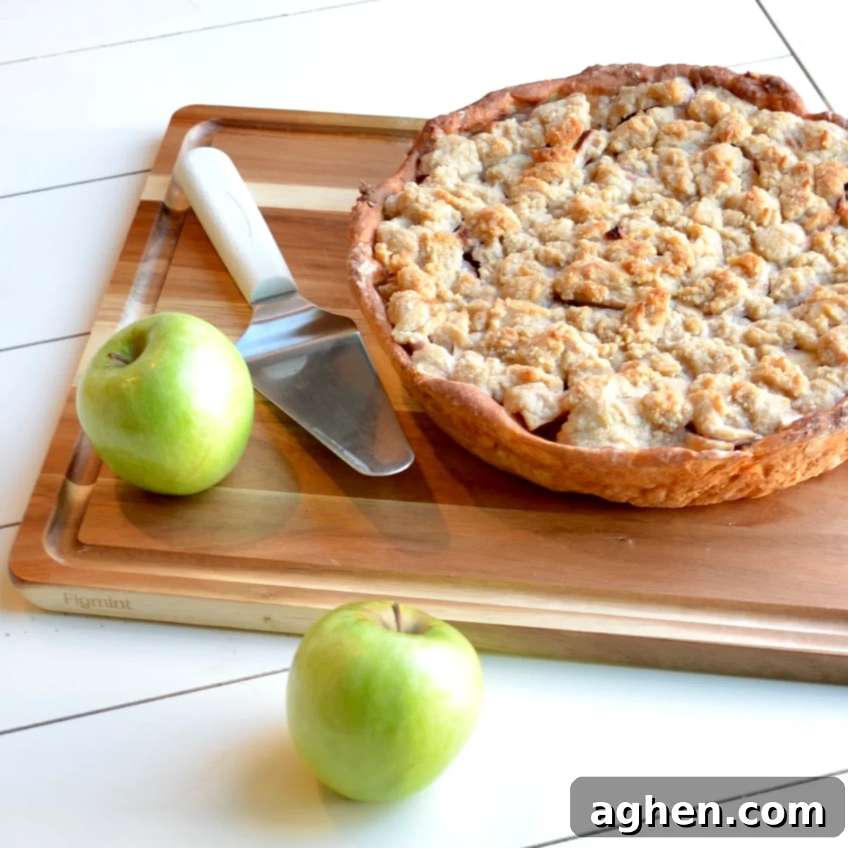 Your Lighter Fall Favorite: Weight Watchers Dutch Apple Pie 2 Classic Dutch apple pie with a golden crumb topping