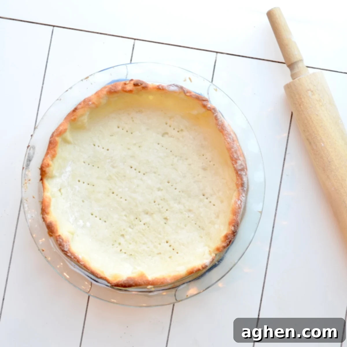 Your Lighter Fall Favorite: Weight Watchers Dutch Apple Pie 4 Par-baked pie crust in a pie dish, ready for filling