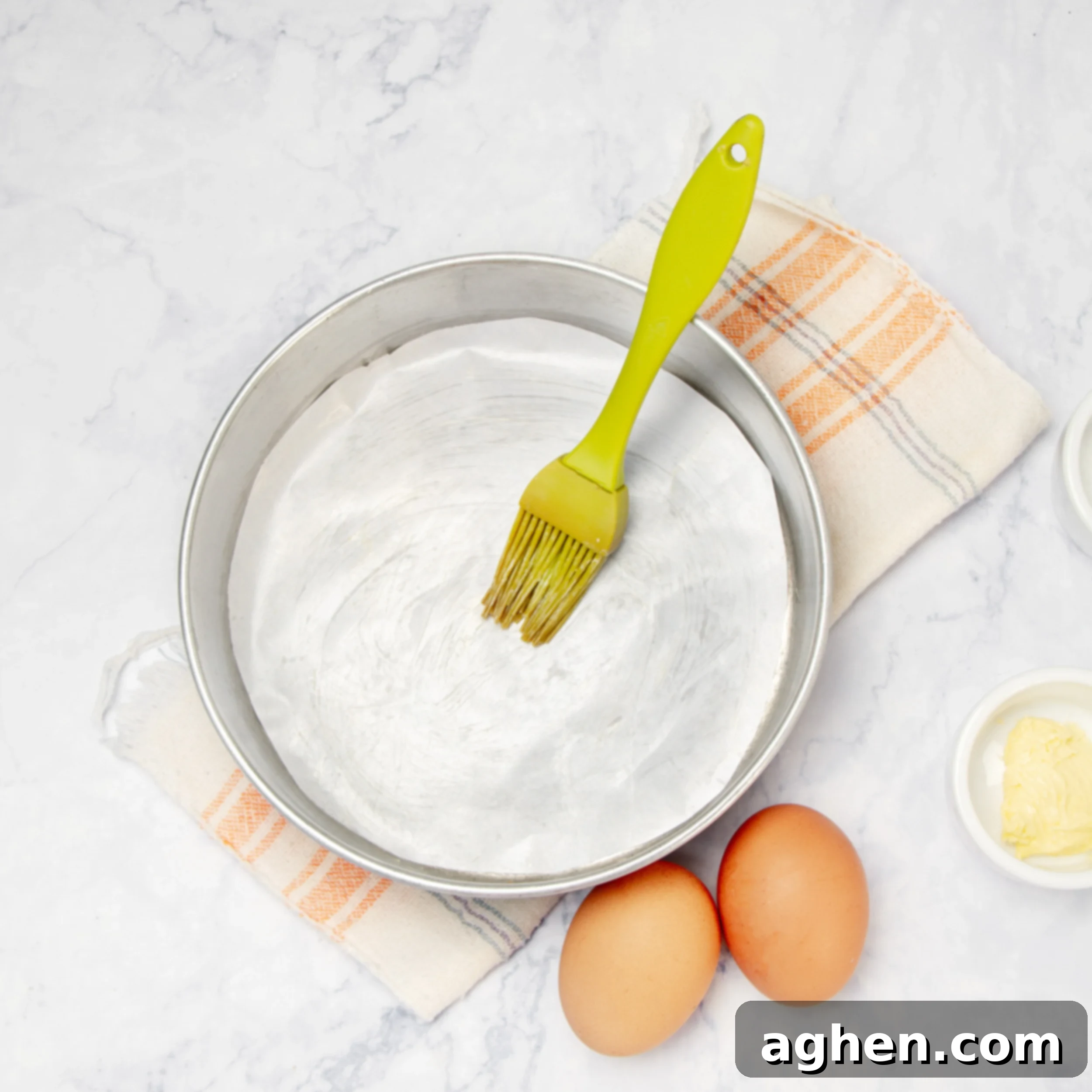Air Fryer Fried Eggs: Golden, Crispy Perfection 4 A prepared air liner pan.