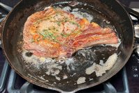 Mükemmel Biftek: Döküm Tavada Pişirmenin Püf Noktaları