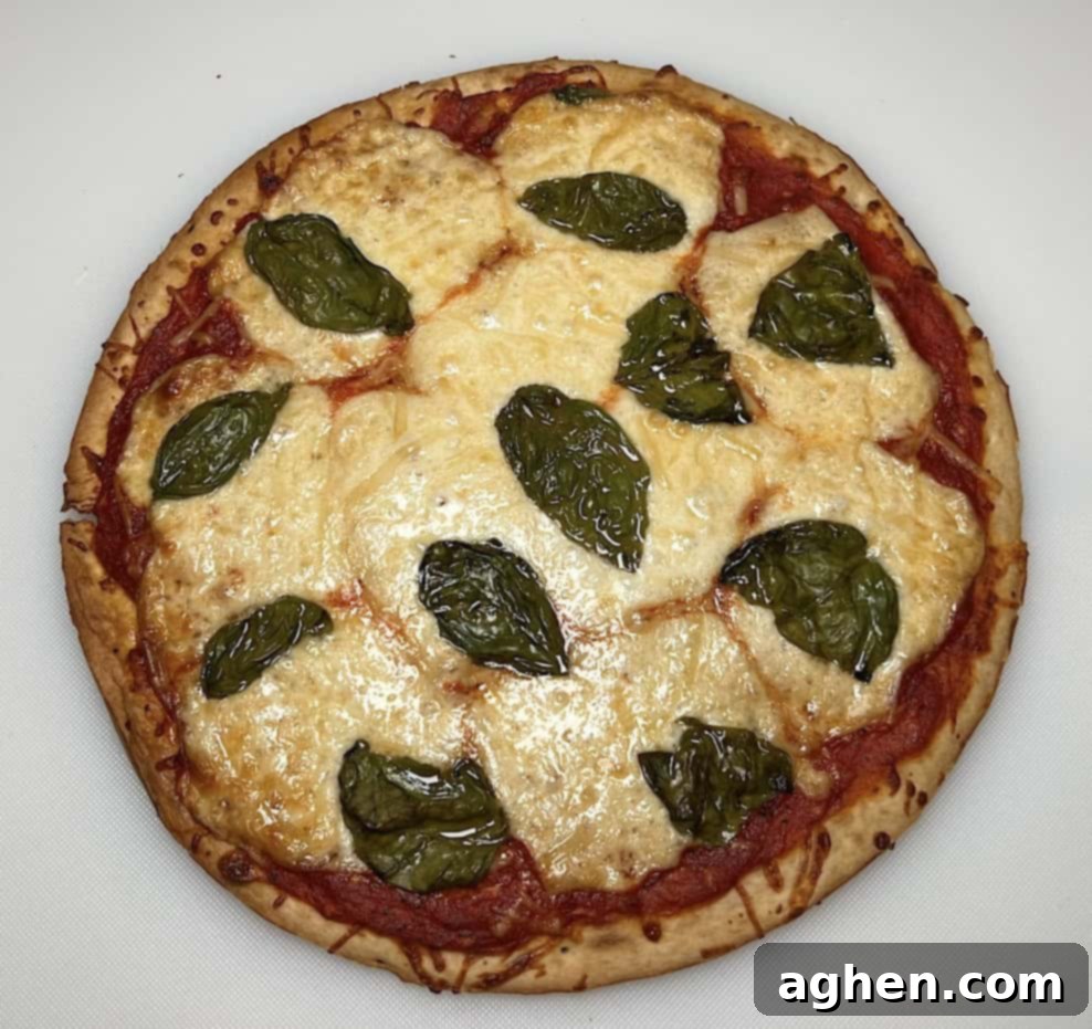 Weber Izgarasında 5 Adımda Mükemmel Pizza Tarifi 13 grilled finished margherita pizza