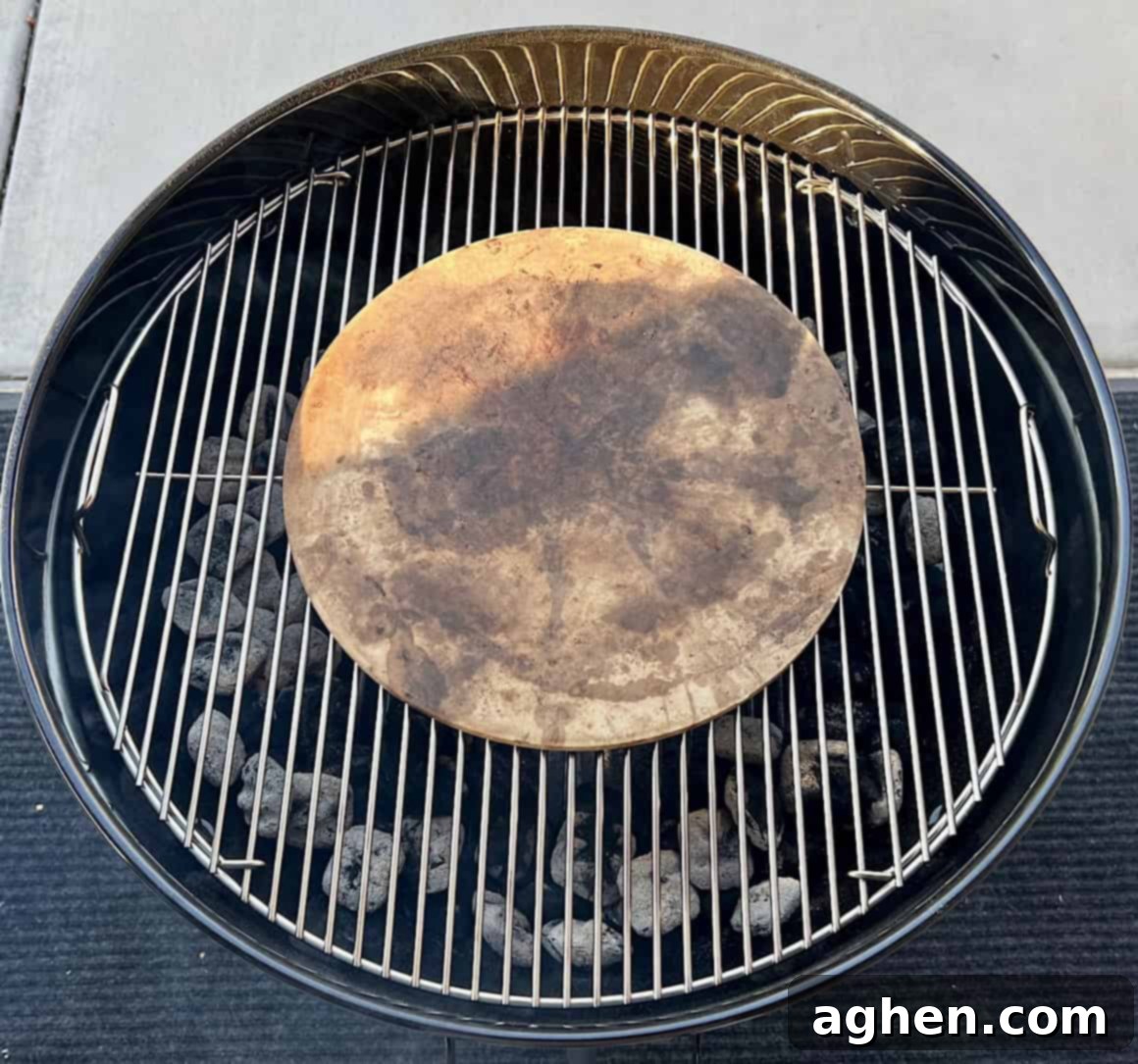 Weber Izgarasında 5 Adımda Mükemmel Pizza Tarifi 4 pizza stone on weber kettle